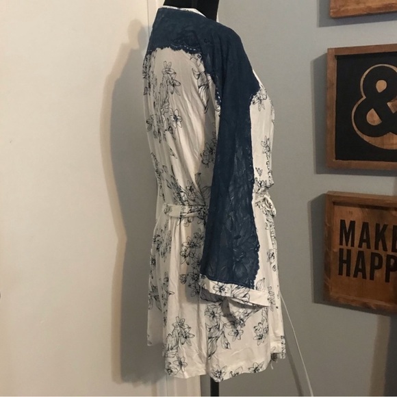 Soma Cool Nights Floral Lace Kimono Short Robe Wrap Ivory Blue Size S/M - Picture 6 of 8